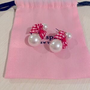 Practically new worn once Kate spade dangle post earrings, double Pearl with bow